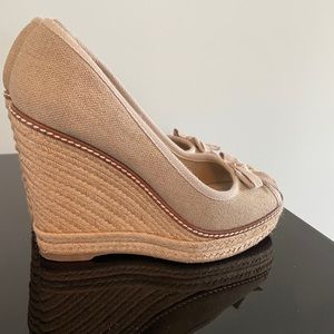 Tory Burch wedge size 7